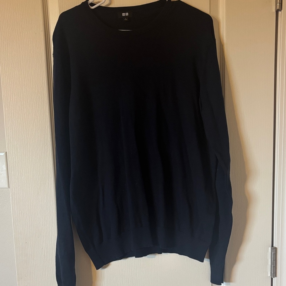 Uniqlo Men's Navy Crewneck Sweater